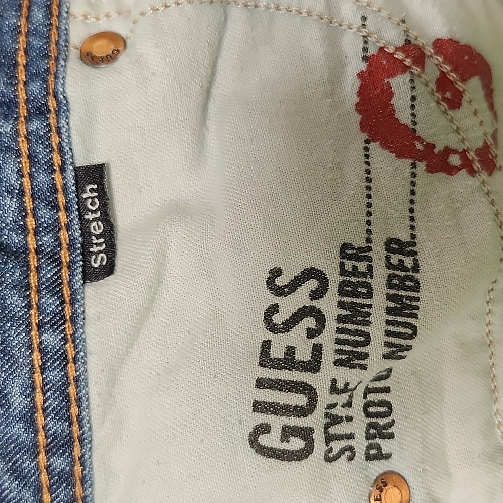 NWOT GUESS Women's Blue Denim Shorts - Picture 4 of 8